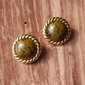 Vintage 1980s Gold Rope Bezel Green Agate Cabochon Clip-On Earrings
